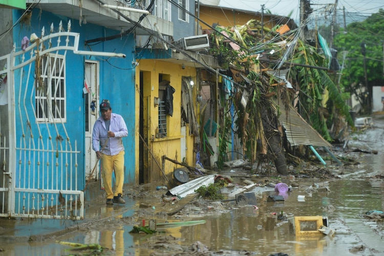 Más de 150 familias de las colonias Morelos y Las Granjas Parte Alta, en Poza Rica, Veracruz, perdieron todo tras la reciente inundación