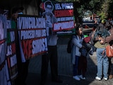 Exterior de la audiencia de tres empresas y siete personas por muerte de Miguel Rojas en AXE Ceremonia.