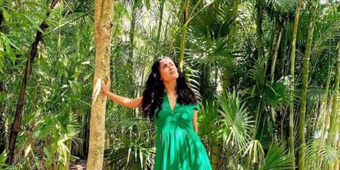 Salma Hayek visita cenotes de Tulum, Quintana Roo, por nuevo proyecto.