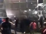 El momento en que cedió el portón del penal de Apodaca