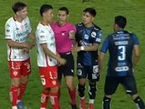 Óscar Manzanares finge falta en el Necaxa vs Querétaro.
