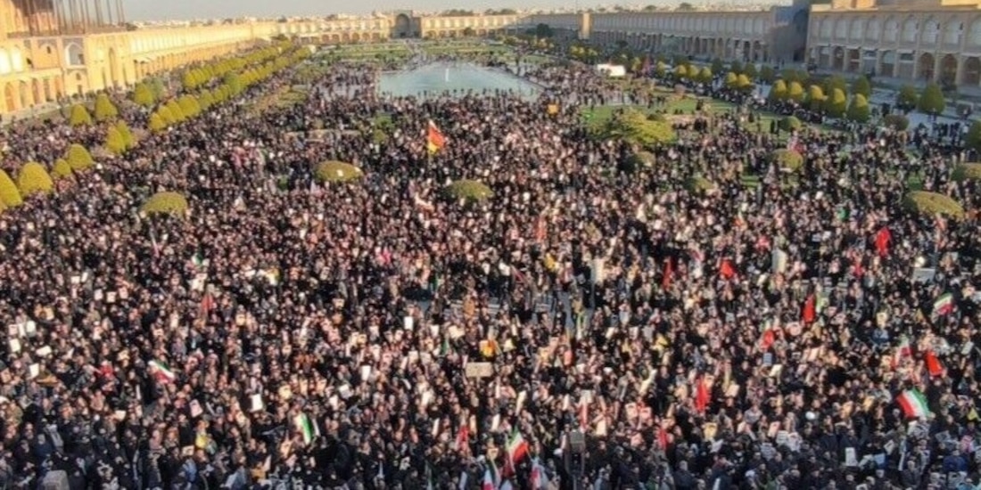 Una de las manifestaciones de este domingo en Irán por la muerte de Jamenei.