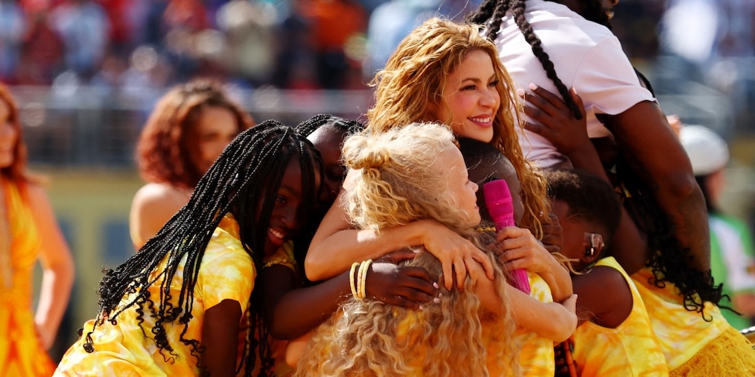 ¿Quiénes son los niños que cantaron y bailaron con Shakira?