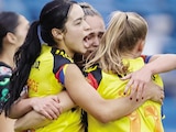 Futbolistas del América celebran una anotación el fin de semana pasado.