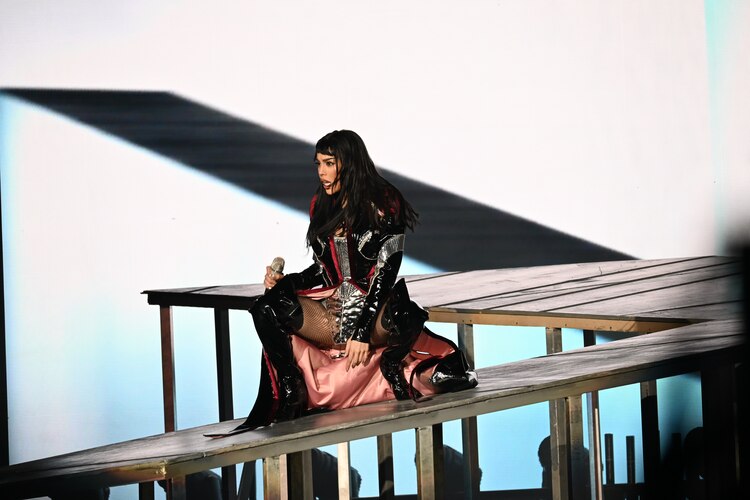 Danna Paola cerró el primer día del Tecate Emblema