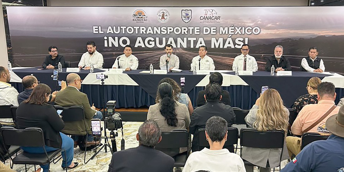 Representantes de la Canacar, HAMOTAC y otras organizaciones, ayer, en conferencia de prensa, donde anunciaron la protesta nacional