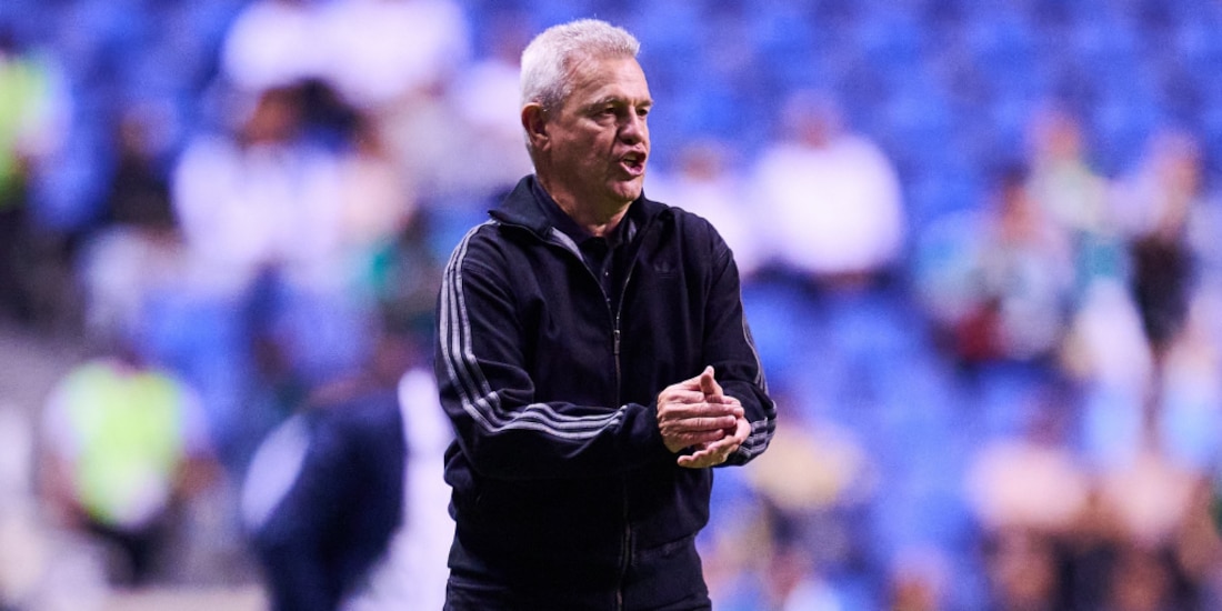 Javier Aguirre durante el México vs. Ghana.