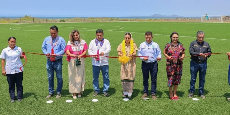 Evelyn Salgado inaugura obras de rehabilitación en la Universidad Tecnológica del Mar.