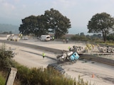 Un tráiler volcó sobre la autopista México-Puebla