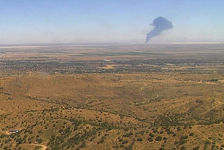 Un bombardero B-52 de la Fuerza Aérea de Estados Unidos se estrelló durante el despegue en California.