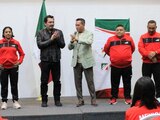 José Manuel Figueroa apoya a la selección de Taekwondo