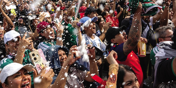 Miles de aficionados asistieron al Fan Fest del Zócalo capitalino para disfrutar de la final del Mundial.