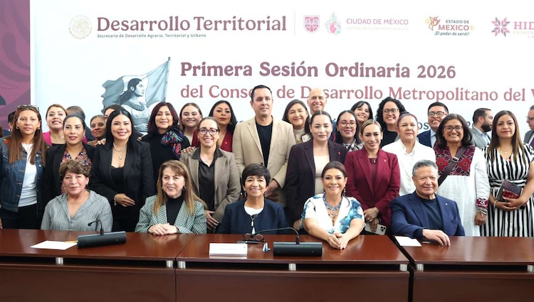 La mandataria expuso la urgencia de coordinar esfuerzos en la Zona Metropolitana del Valle de México (ZMVM) en materia de agua y transporte.