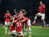 Jugadores del Manchester United celebran un gol ante el Tottenham