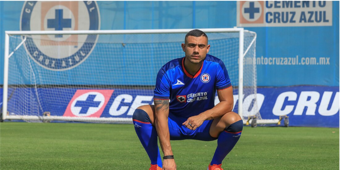 Cruz Azul hace oficial a llegada de Giorgos Giakoumakis, primer griego en jugar en La Máquina