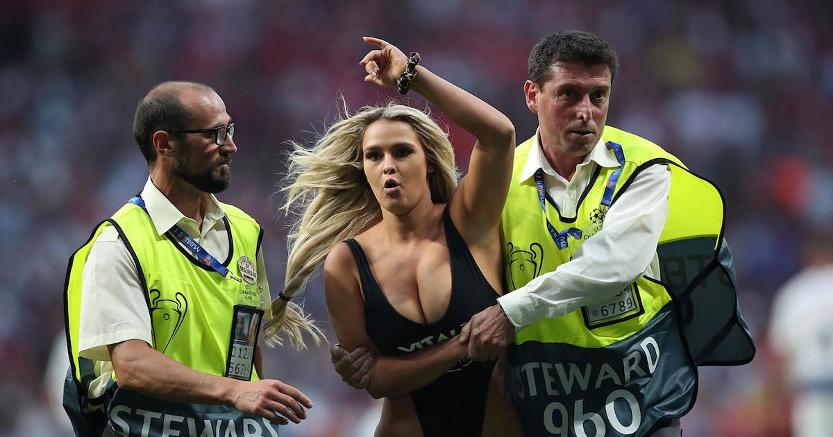 OnlyFans: Kinsey Wolanski, la joven que invadió en traje de baño una