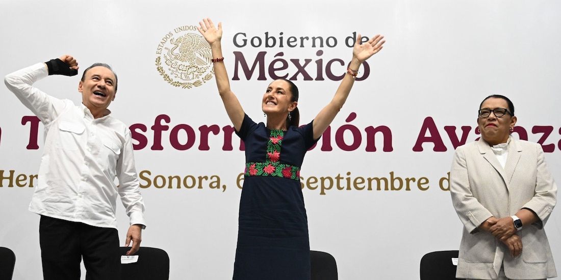 Claudia Sheinbaum, Presidenta de México, al centro; a la izquierda, el gobernador de Sonora, Alfonso Durazo; a la derecha, Rosa Icela Rodríguez, secretaria de Gobernación.