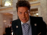 Tim Curry fue Héctor, el conserje de Mi pobre angelito 2