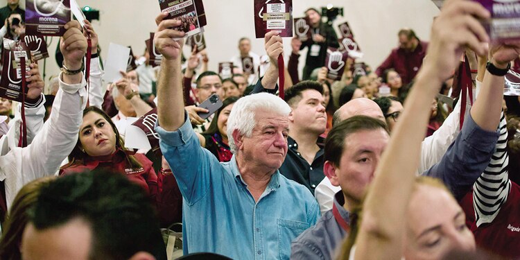 Ramiro López Obrador, en votación en el Consejo Nacional de Morena, el 20 de julio.