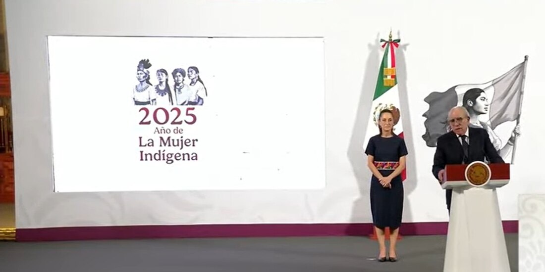 El titular de la UIF en Palacio Nacional este vieres.