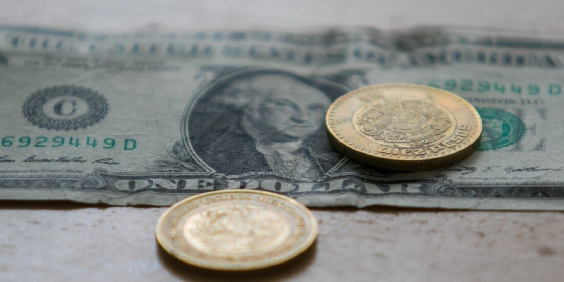 El tipo de cambio se vende hoy en 19.9111 pesos por dólar.