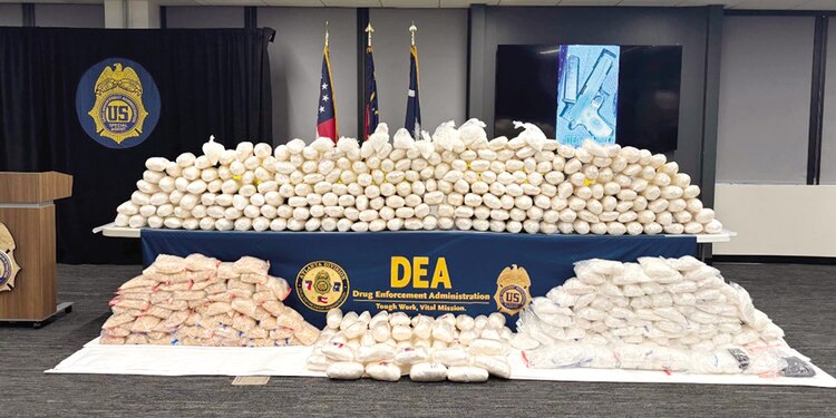 Parte de los narcóticos decomisados por la Agencia Antidrogas estadounidense, difundidos ayer.
