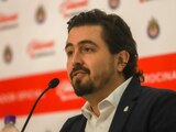 Amaury Vergara, presidente de Chivas, en una conferencia de prensa.