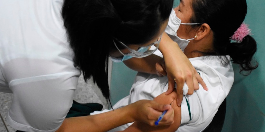 Aplicación de vacuna contra Covid-19.
