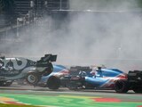 Una imagen del accidente en la primera curva del GP de México de la F1