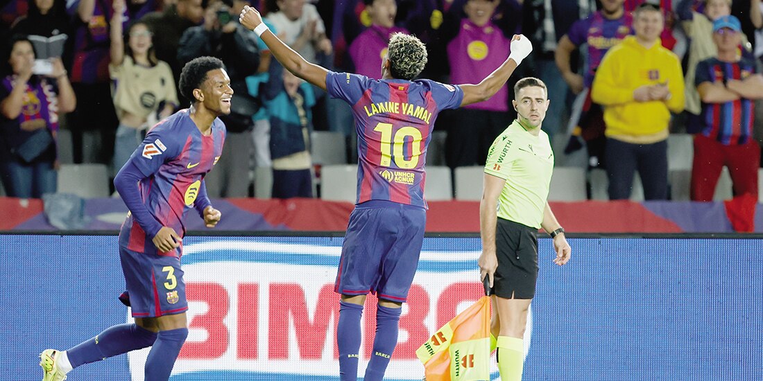 Futbolistas del Barcelona celebran el triunfo de ayer en LaLiga.