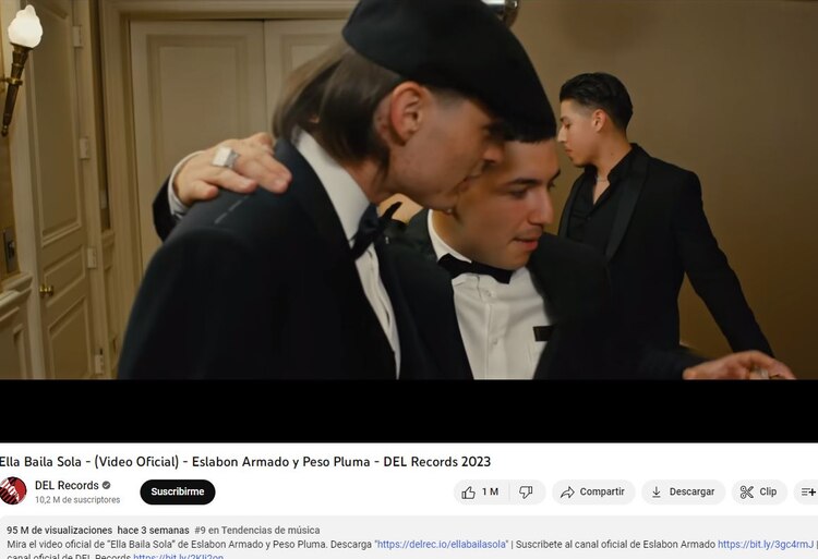 "Ella baila sola" de Peso Pluma y Eslabón Armado