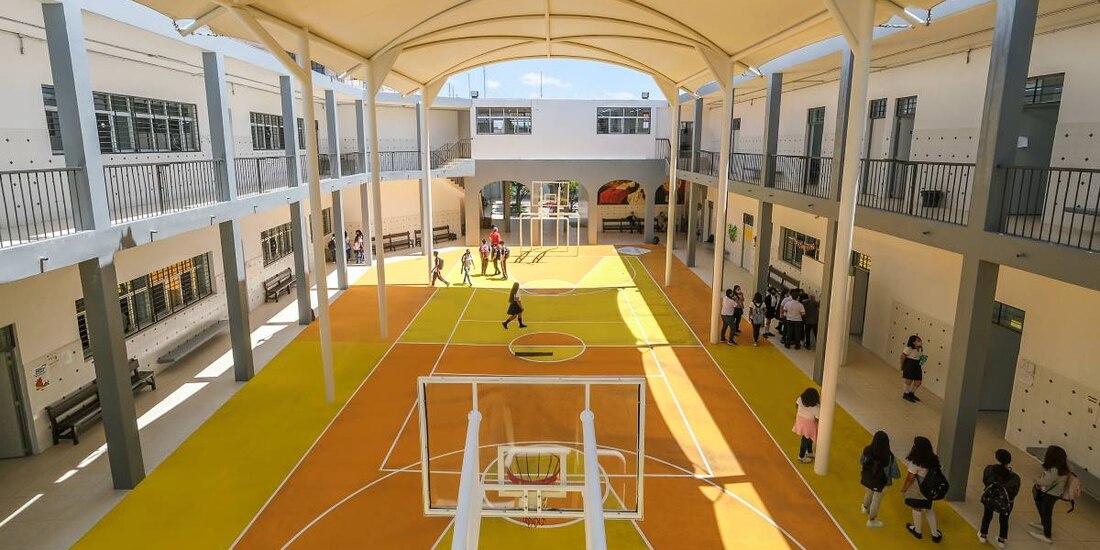 Secundaria 56 "Juana de Asbaje", en Guadalajara, Jalisco, abrió sus puertas a los estudiantes después de la pandemia.