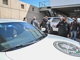 El gobernador Ricardo Gallardo supervisando unidades policiales.