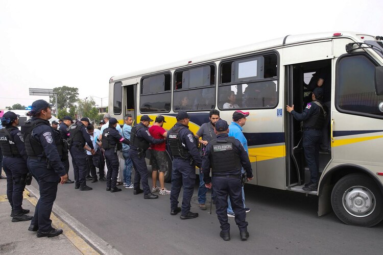 Revisiones en transporte público para disminuir delitos.