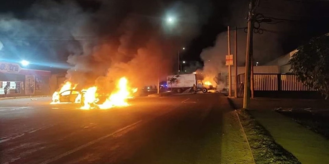 Quema de vehículos y ataques en Tabasco, la noche del viernes.