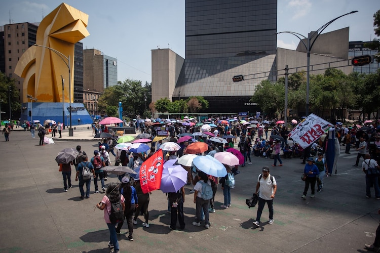 Bloqueo de la CNTE en Paseo de la Reforma, a la altura de "El Caballito", el 26 de mayo de 2026.