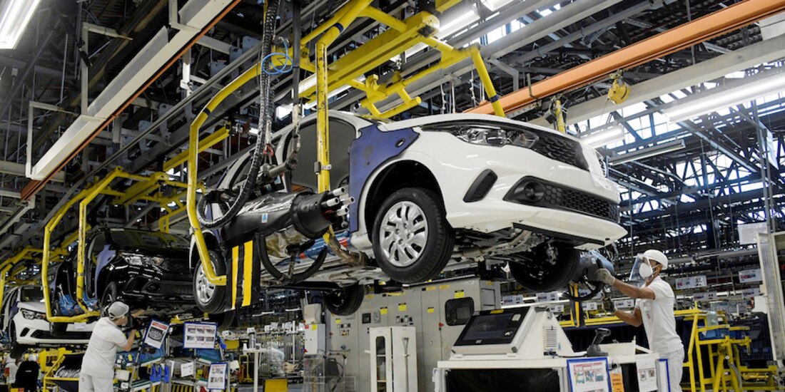 La venta de vehículos en el acumulado de los 12 meses del año pasado, también registró una contracción de 6.8%, al bajar las colocaciones de 1 millón 014 mil 680 unidades a 950 mil.