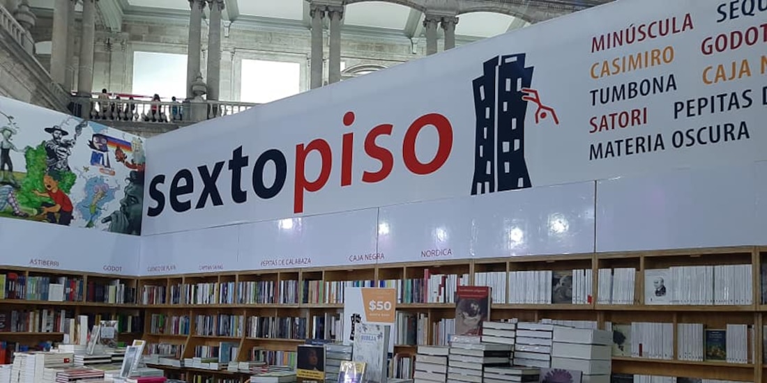 El stand de Sexto Piso, en la Feria del Libro de Minería, en 2020.