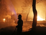 Incendios forestales en Grecia provocan la muerte de al menos 20 personas