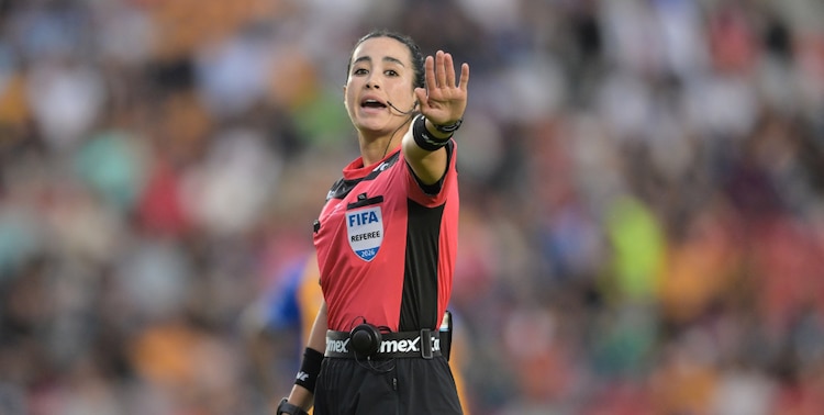 Katia Itzel García durante el partido entre Tigres y Querétaro.