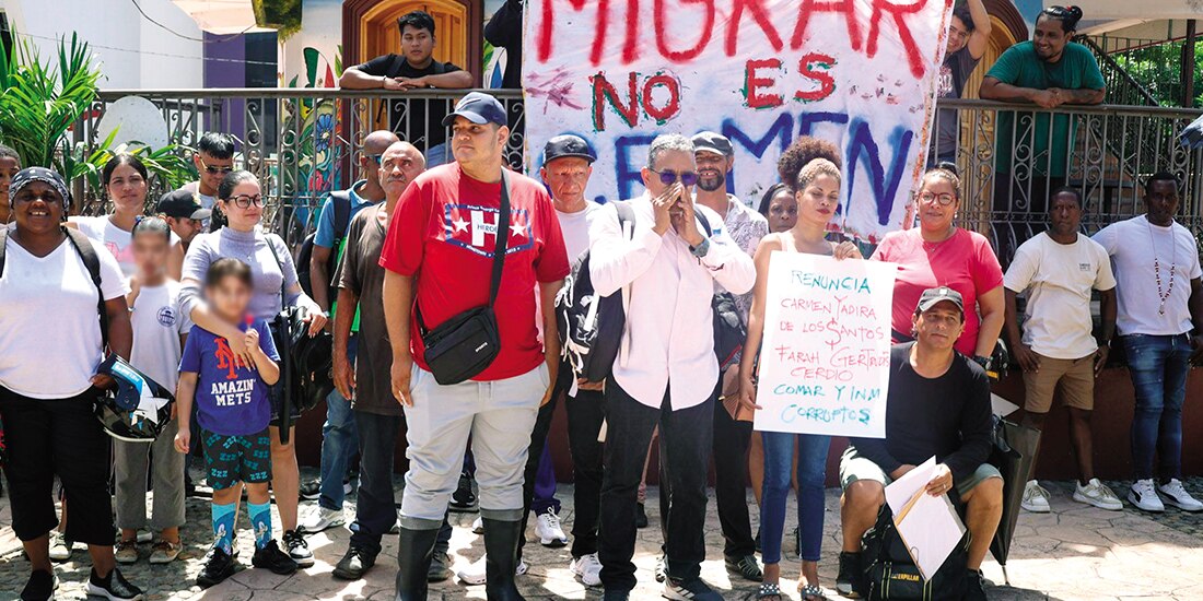 Personas migrantes y activistas se manifestaron el 1.o de agosto contra la Comar en Tapachula, Chiapas.