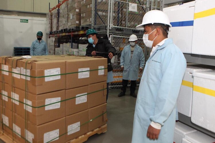 Las vacunas CanSino envasadas en México será trasladadas a los almacenes Birmex del Estado de México