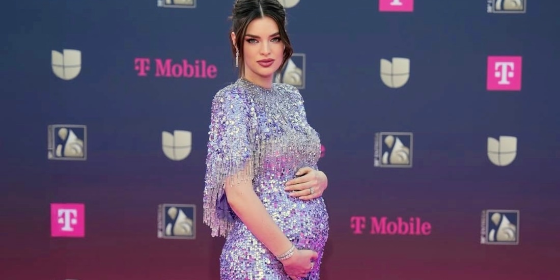 Nadia Ferreira presume embarazo en Premio Lo Nuestro