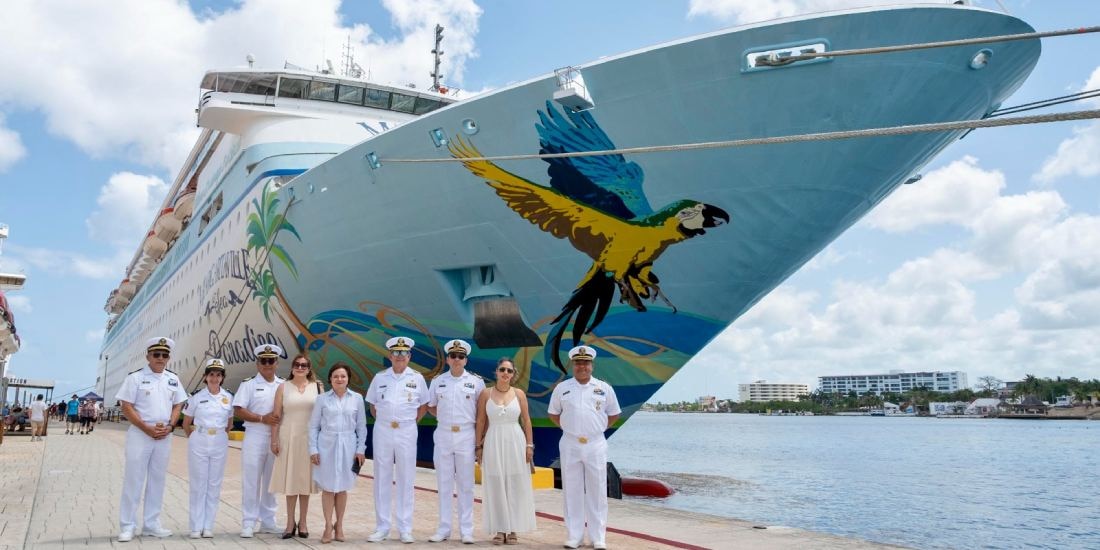 Arriba por primera vez a Cozumel el crucero ‘Margaritaville at Sea Paradise’ con más de mil 300 pasajeros.