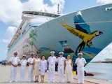 Arriba por primera vez a Cozumel el crucero ‘Margaritaville at Sea Paradise’ con más de mil 300 pasajeros.