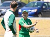 Diego Cocca da indicaciones durante un entrenamiento de la Selección Mexicana.