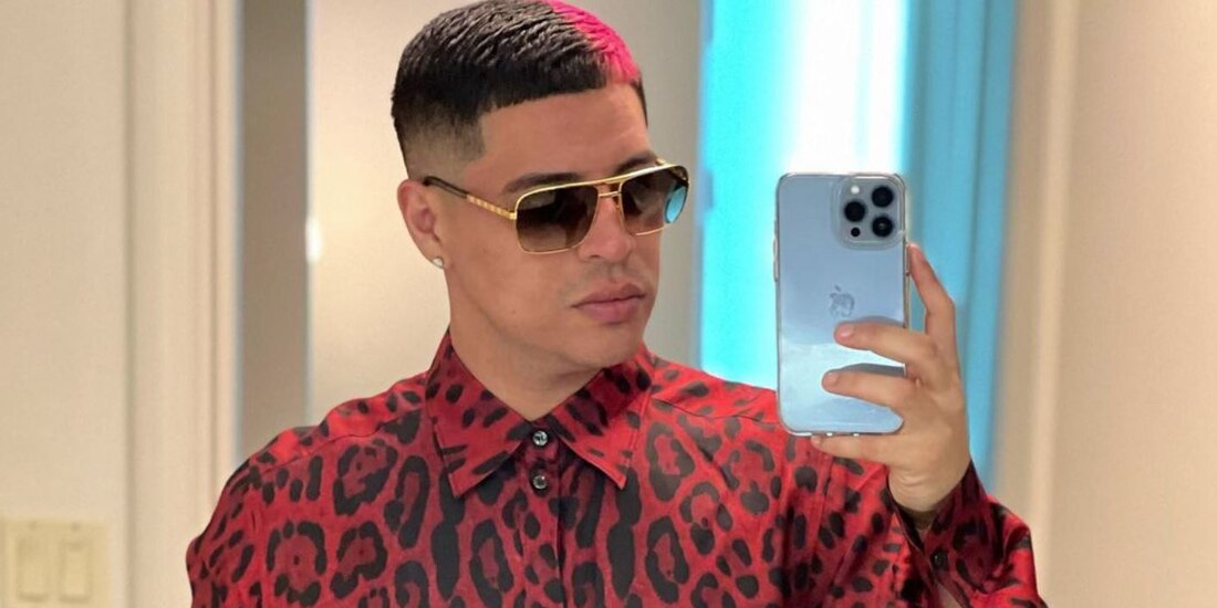 Eduin Caz de Grupo Firme publica su número de teléfono en Instagram