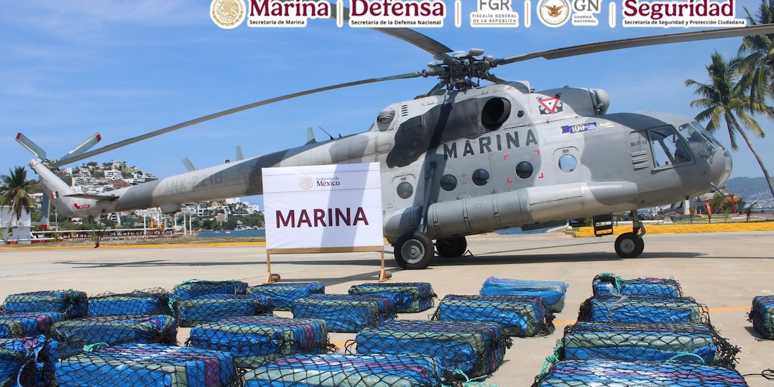 Decomisan cargamento de droga frente a costas de Guerrero.