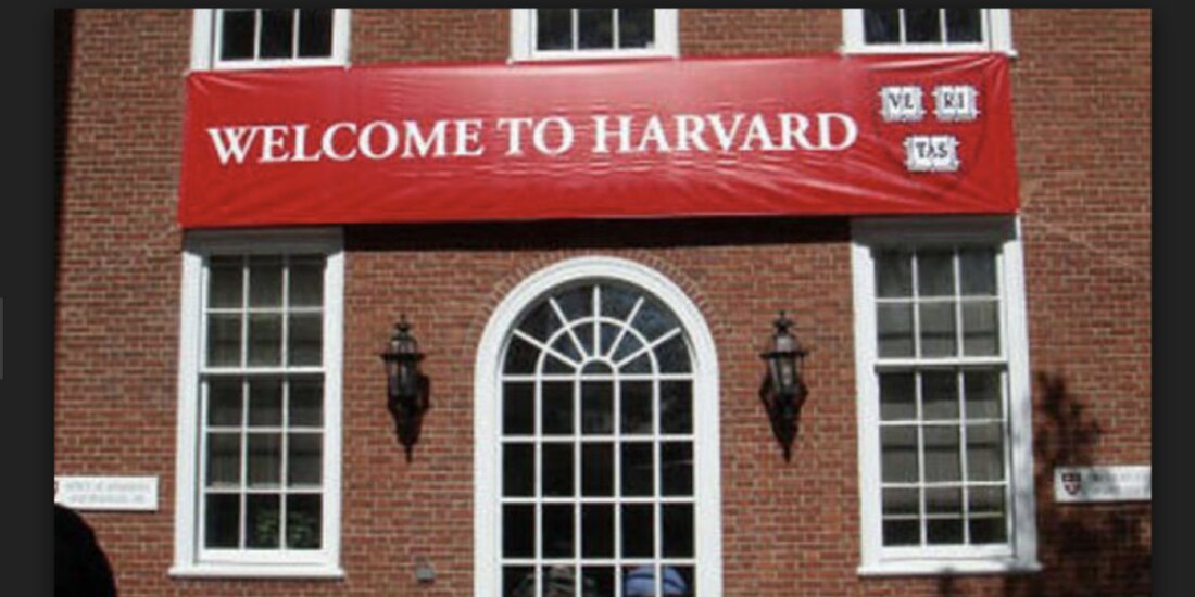 Harvard saca de su biblioteca libro polémico; fue encuadernado con piel humana