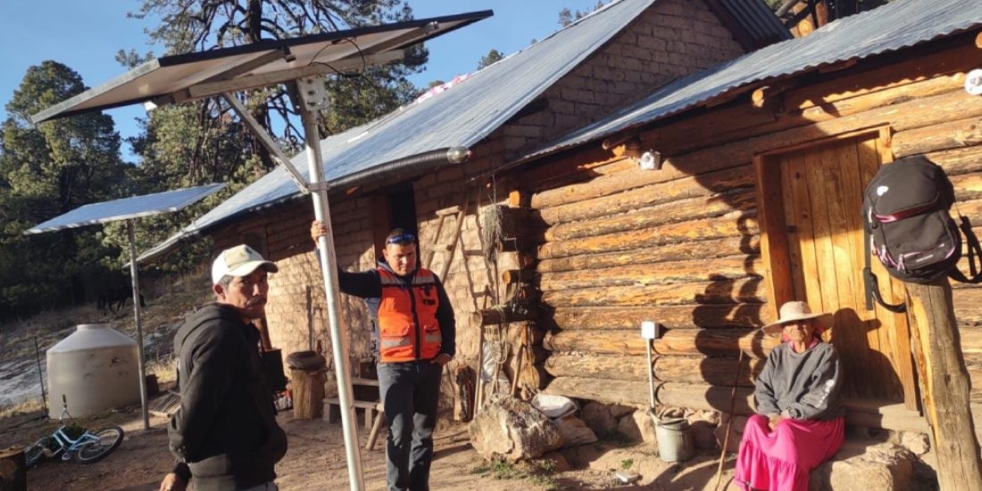 La CFE y el INPI firman convenio para avanzar en electrificación de Sierra Tarahumara.